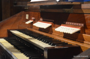 Concierto benéfico para el órgano Stoltz - Bergara - Pais Vasco - Loreto Aramendi -Teclado