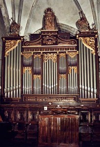 el órgano Stoltz, pendiente de restauración - San Pedro Bergara
