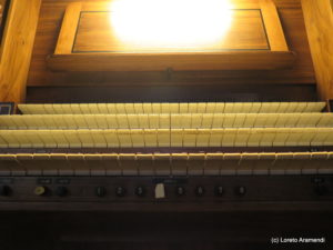 Santa Rita Organ - Keyboards