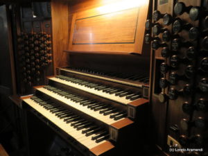 Santa Rita Organ - Keyboards
