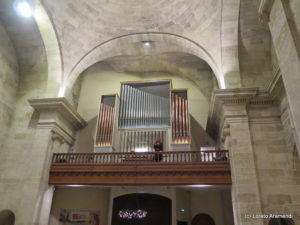 Loreto Aramendi en el órgano de La Madeleine - Burdeos