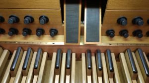 Pedal órgano Kuhn - Tokyo Opera City Hall