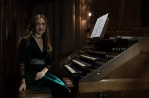 Loreto Aramendi al órgano de Murcia