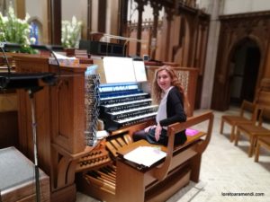 Loreto Aramendi al órgano de la catedral de Atlanta St Philip