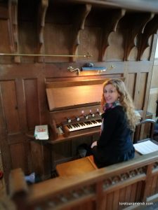 Loreto Aramendi bei Organ Morten & Taylor - Kirche von Barsham - England